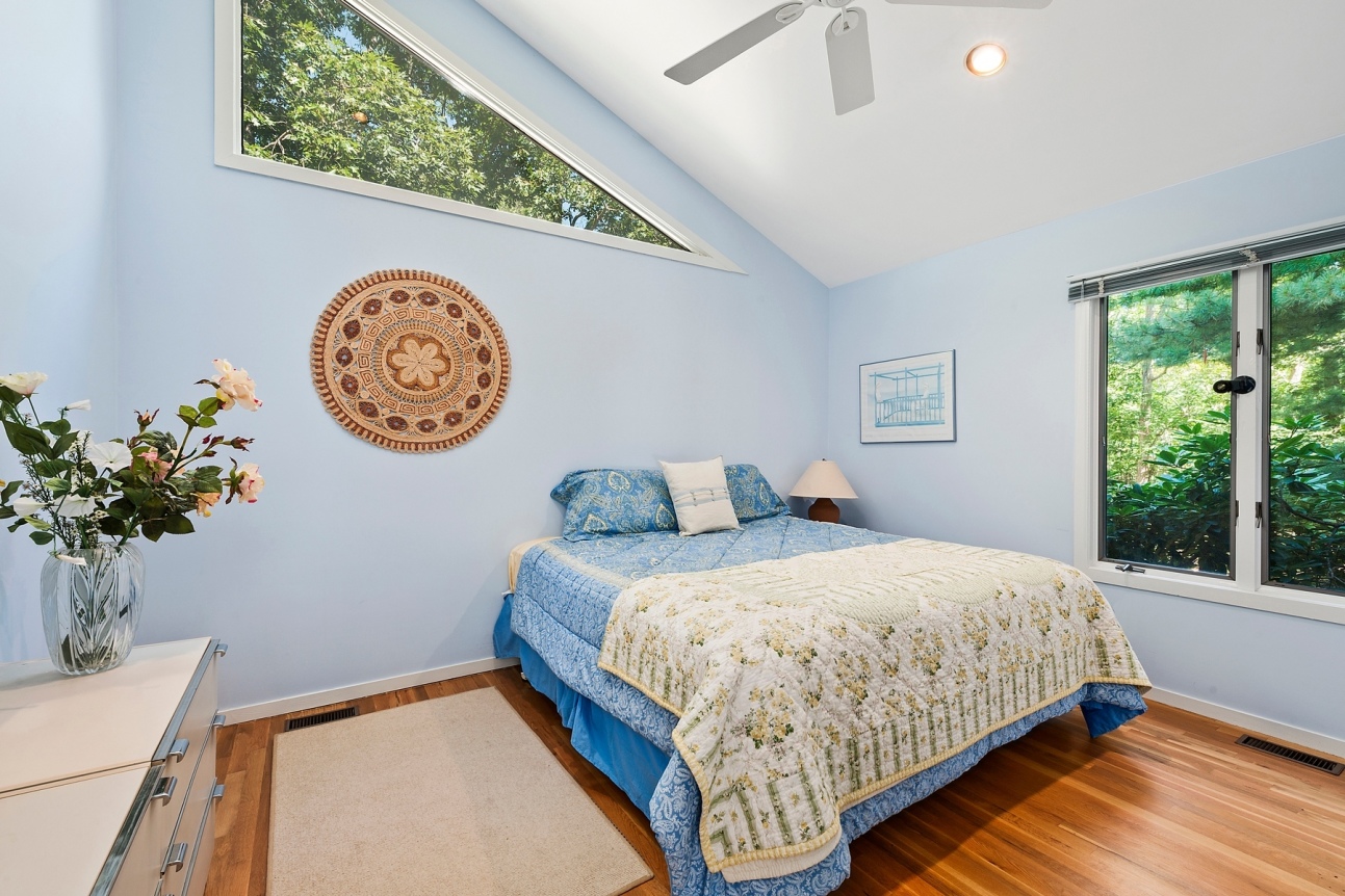 26 Landfall Road East Hampton, NY 11937 - Photo 6 of 10