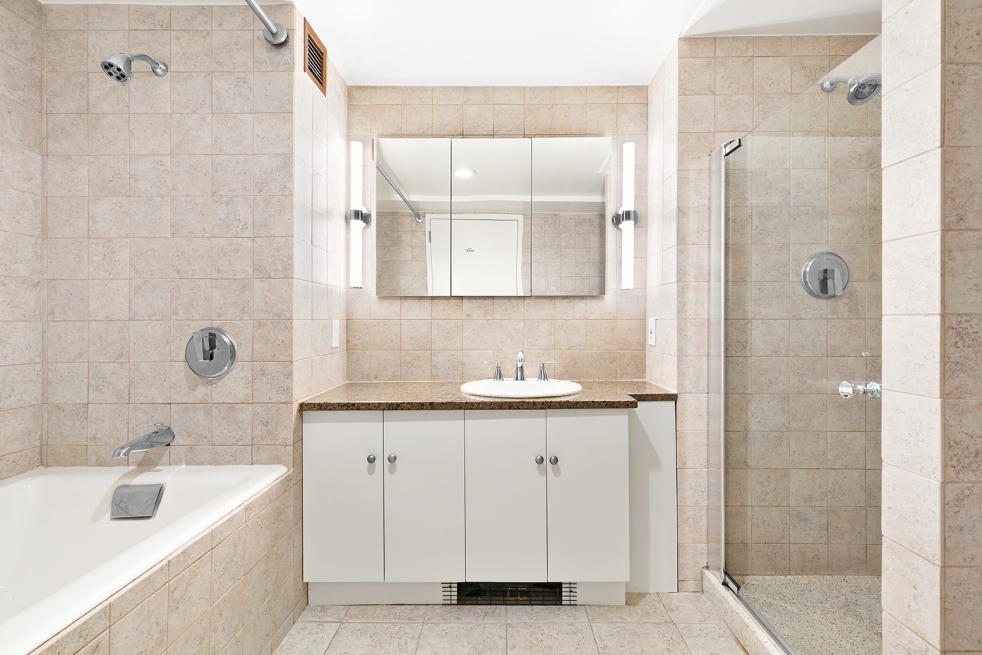 359 West 11th Street, Unit 2C Manhattan, NY 10014 - Photo 7 of 9