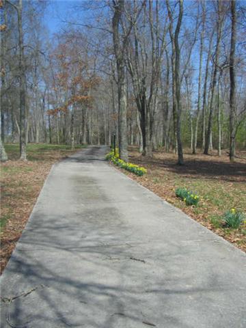 1696 Rutledge Falls Road Tullahoma, TN 37388 - Photo 4 of 30 Gallery Image 4