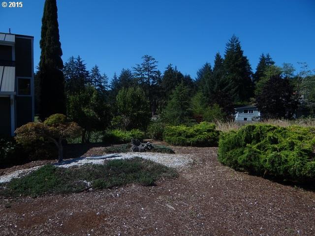 1113 Hemlock Court Reedsport, OR 97467 - Photo 3 of 16 Gallery Image 3