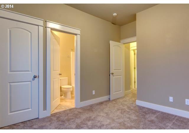5141 Southwest Shattuck Road Portland, OR 97221 - Photo 9 of 16 Gallery Image 9