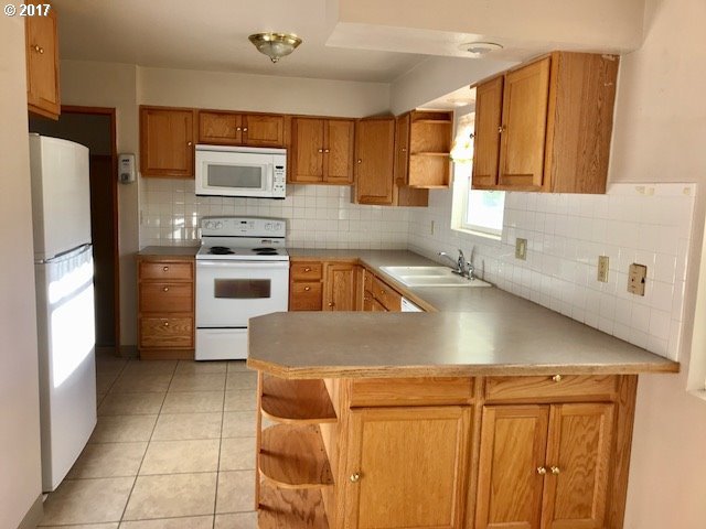 37 Northeast Mt Hebron Drive Pendleton, OR 97801 - Photo 2 of 27