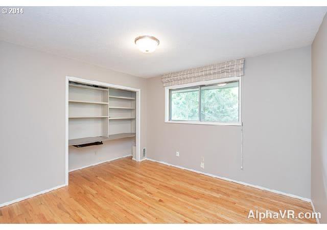 3124 Southwest Mitchell Court Portland, OR 97239 - Photo 9 of 16 Gallery Image 9