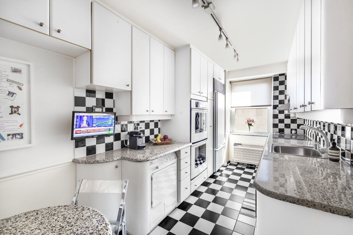 35 East 75th Street, Unit 10C Manhattan, NY 10021 - Photo 6 of 8