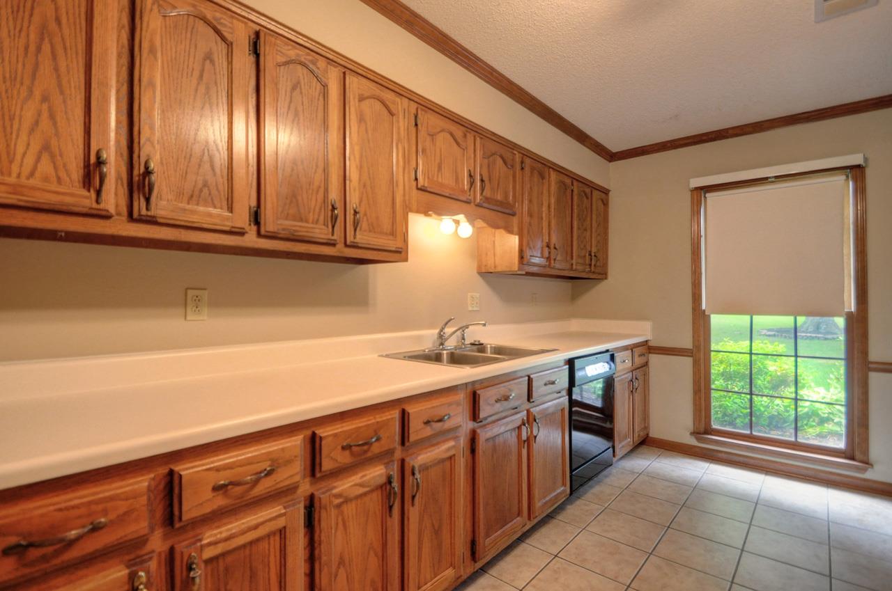 580 Poplar Acres Road Piperton, TN 38017 - Photo 8 of 25 Endless Storage Space For Seldom Used As Well As Everyday Cookware And Dishes!