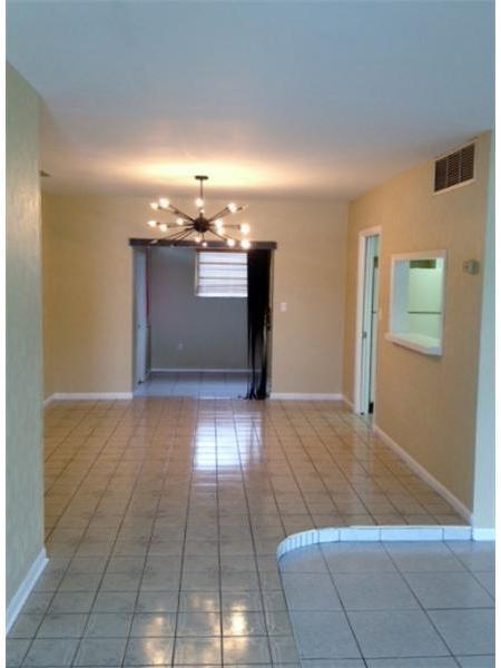 600 South 46th Avenue Hollywood, FL 33021 - Photo 4 of 6