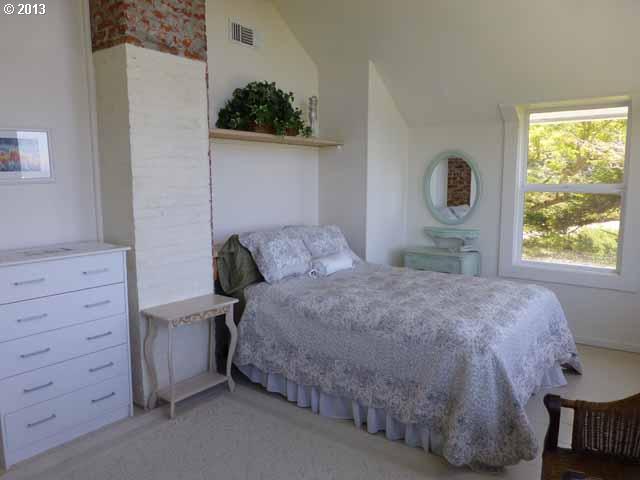 34902 Ophir Road Gold Beach, OR 97444 - Photo 6 of 16 Gallery Image 6