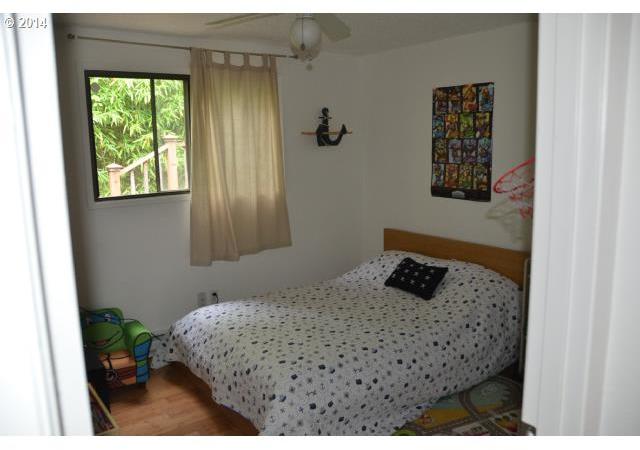 4015 Southwest Collins Street Portland, OR 97219 - Photo 11 of 13 Gallery Image 11