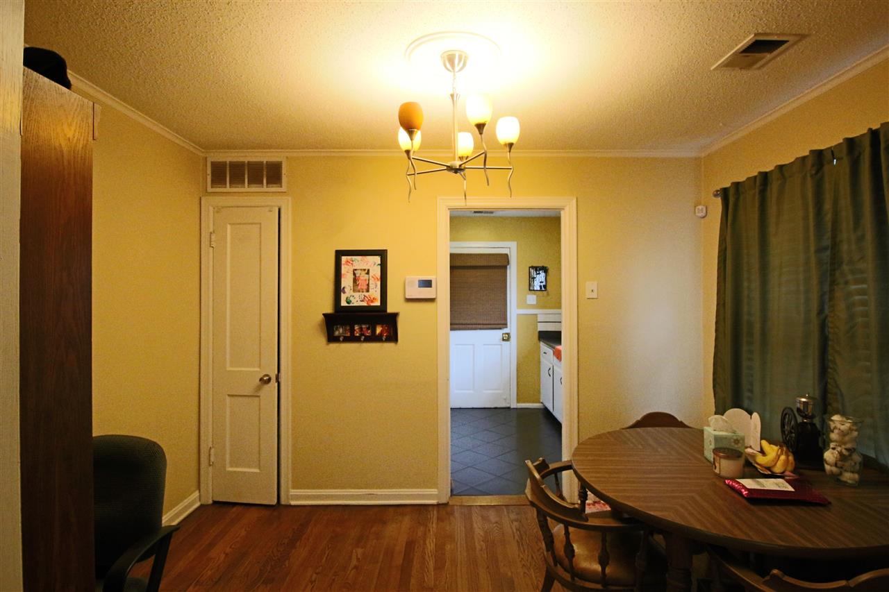4460 Boyce Road Memphis, TN 38117 - Photo 6 of 19 Easy Access To Kitchen!
