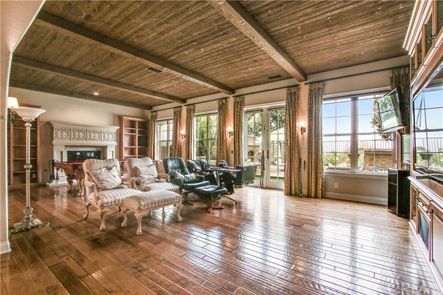 29 Summer House Irvine, CA 92603 - Photo 17 of 38