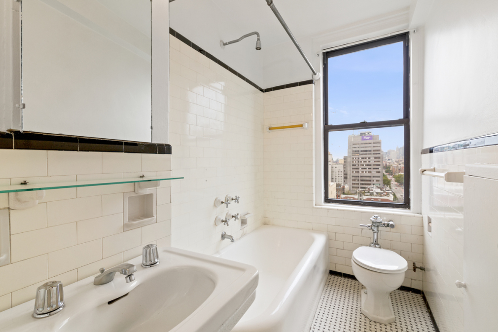301 East 21st Street, Unit 15C Manhattan, NY 10010 - Photo 2 of 7