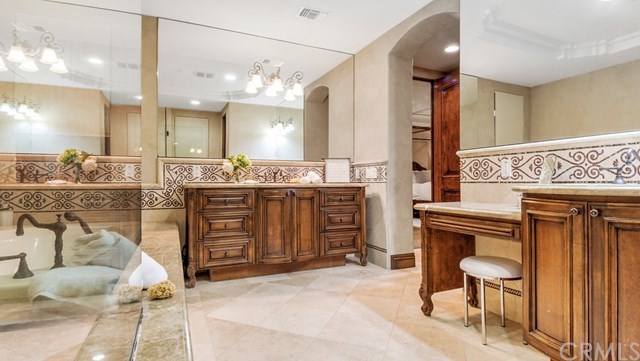 707 Esplanade, Unit B Redondo Beach, CA 90277 - Photo 27 of 39