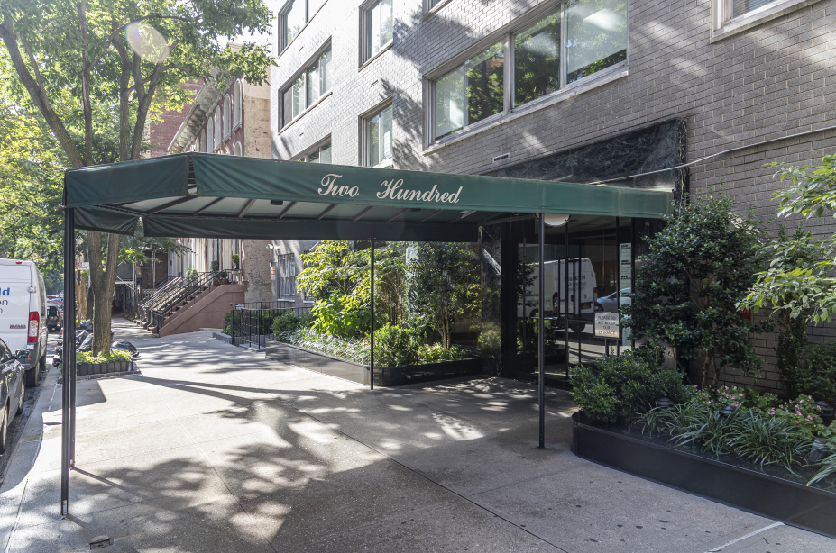 200 E 78th St, Manhattan, NY 10075 - Photo 3 of 3