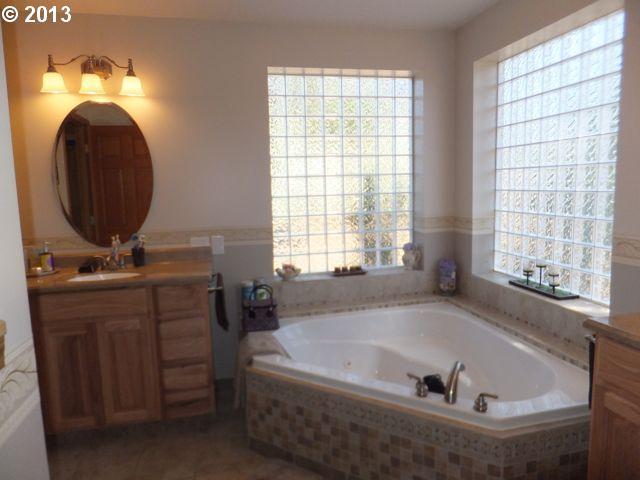 686 Bratton Road Goldendale, WA 98620 - Photo 3 of 16 Gallery Image 3
