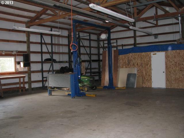23851 Schultz Road Northeast Aurora, OR 97002 - Photo 10 of 16