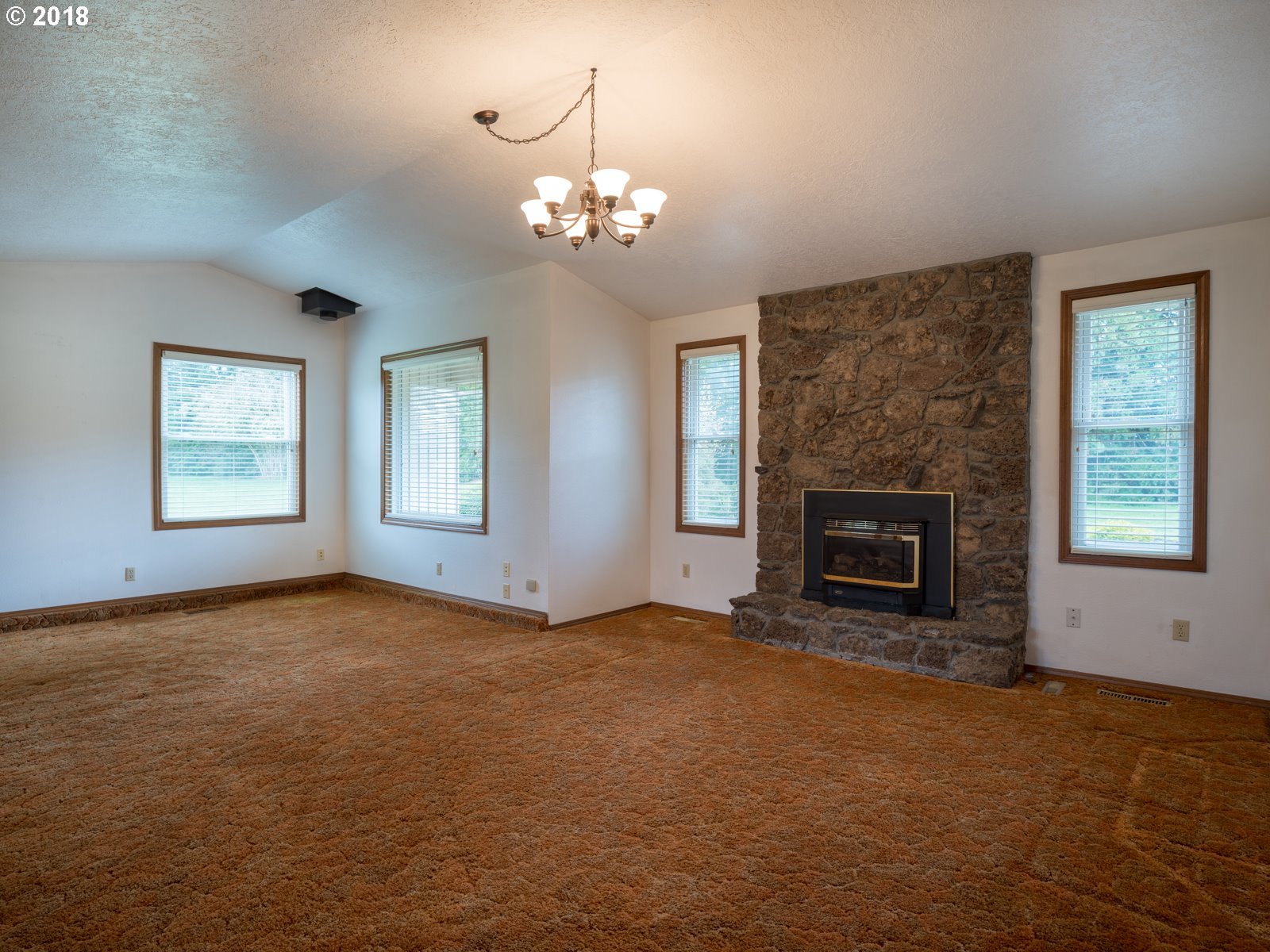 15201 Southwest Pleasant Valley Road Beaverton, OR 97007 - Photo 9 of 29