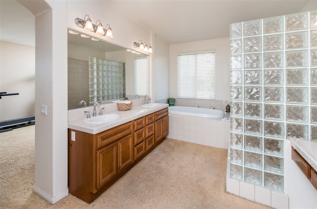 1205 Mariposa Road Carlsbad, CA 92011 - Photo 14 of 22