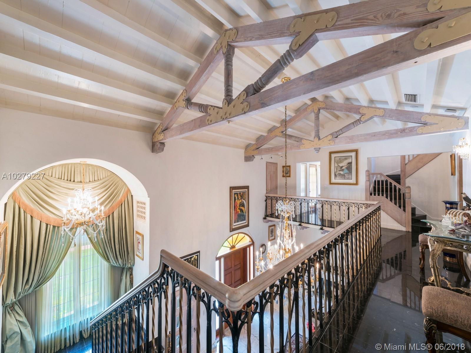 5011 Pine Tree Drive Miami Beach, FL 33140 - Photo 35 of 40