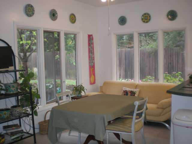 5896 Haymarket Road Memphis, TN 38120 - Photo 7 of 12 BREAKFAST AREA OFF KITCHEN