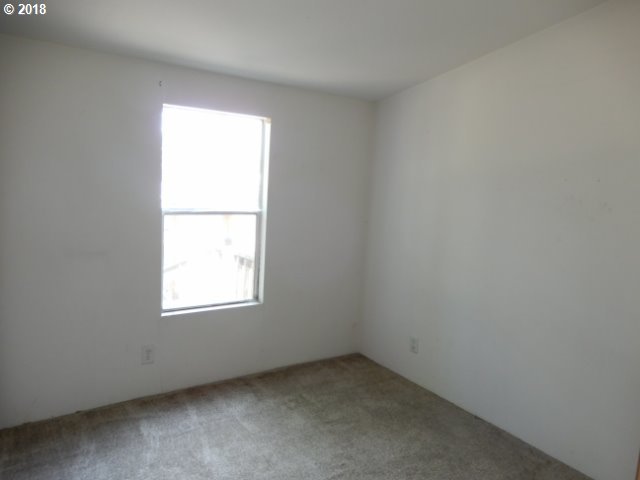 639 Old Town Loop Road Oakland, OR 97462 - Photo 6 of 29 Gallery Image 6