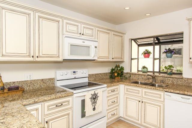 3119 Vista Rica Carlsbad, CA 92009 - Photo 5 of 22