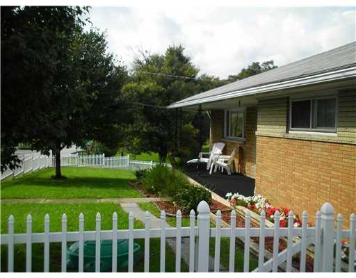 2741 Highway 982 Mount Pleasant, PA 15666 - Photo 2 of 18