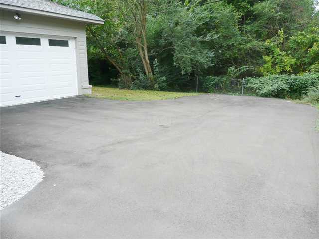 155 South Mendenhall Road Memphis, TN 38117 - Photo 20 of 25 2 car garage and plenty of extra parking