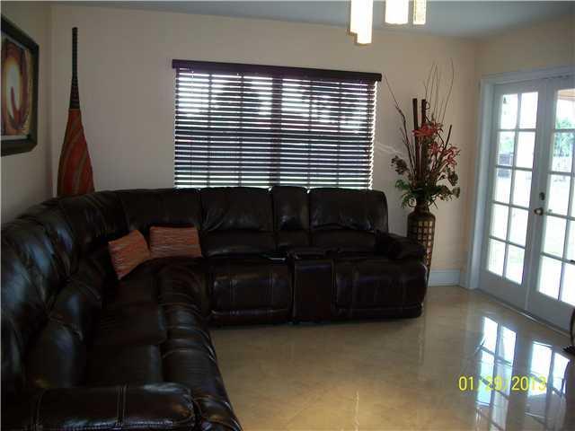 4620 Southwest 156th Place Miami, FL 33185 - Photo 8 of 25