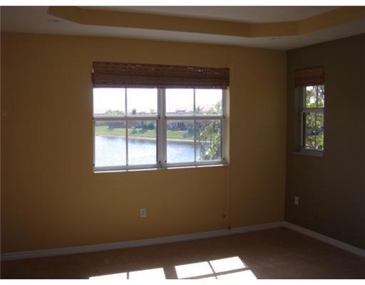 3047 Southwest 153rd Path, Unit 3047 Miami, FL 33185 - Photo 10 of 12 Gallery Image 10