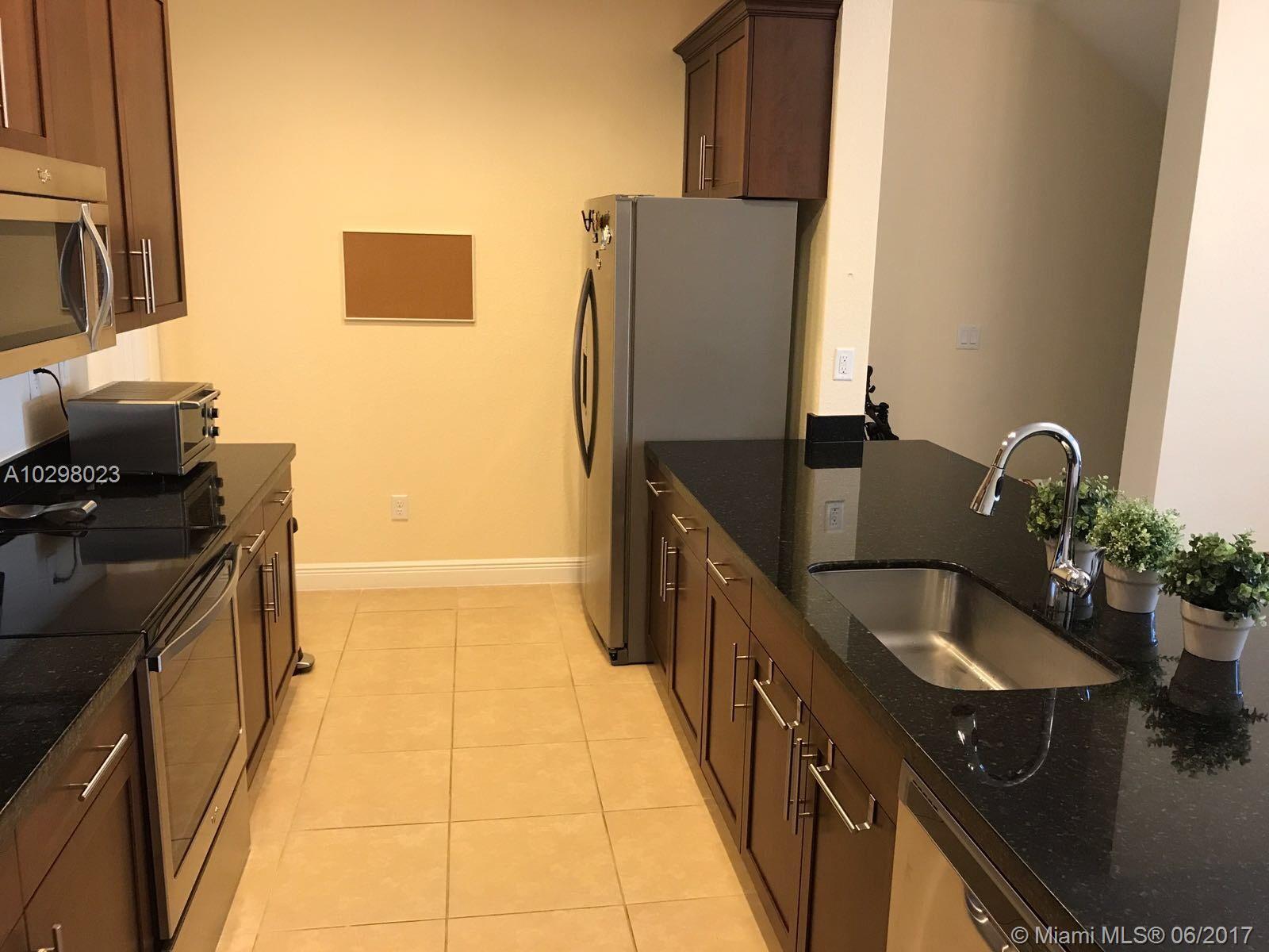 Cobblestone Pembroke Pines, FL 33027 - Photo 6 of 25