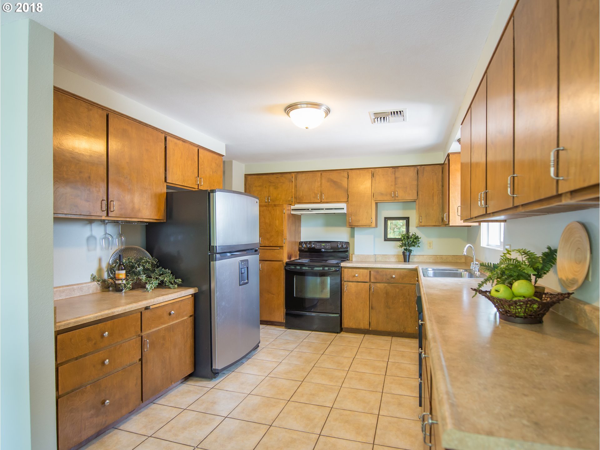 548 South 5th Street Springfield, OR 97477 - Photo 7 of 31