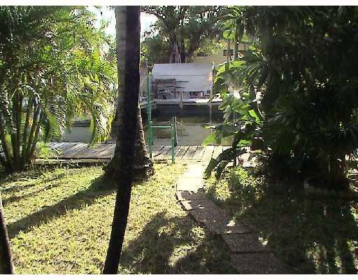 962 Northwest 8th Street Road Miami, FL 33136 - Photo 8 of 16 Gallery Image 8