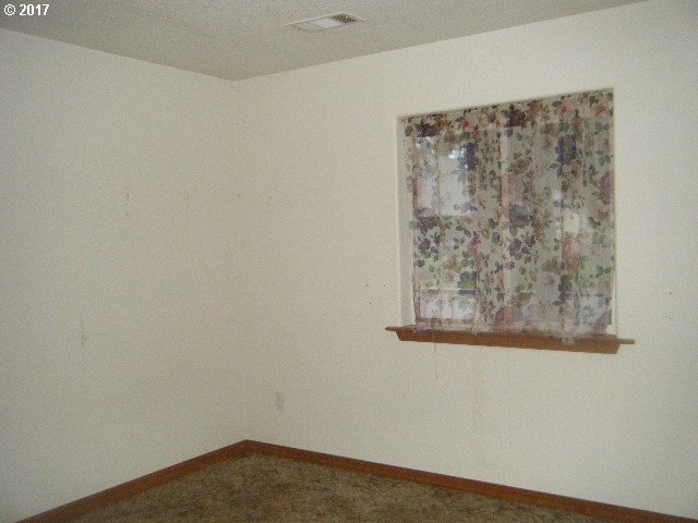 413 Addison Lane Cave Junction, OR 97523 - Photo 20 of 28 Gallery Image 20