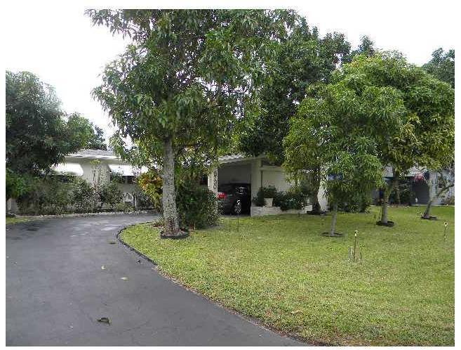 6730 Cleveland Street Hollywood, FL 33024 - Photo 3 of 15