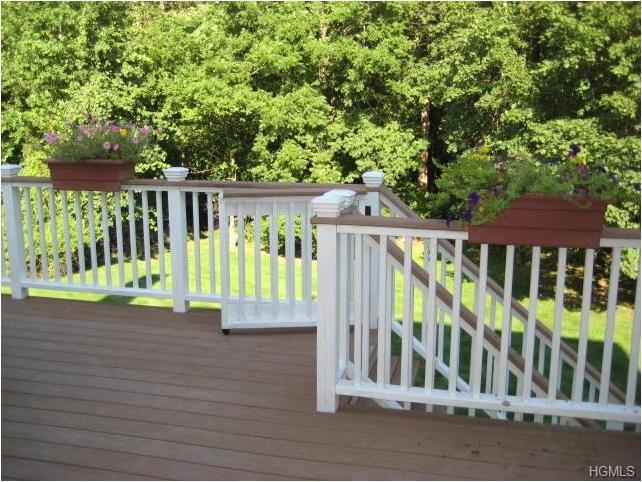 12 Putney Road Baldwin Place, NY 10505 - Photo 10 of 21