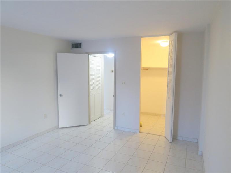 1670 Bay Road, Unit 6E Miami Beach, FL 33139 - Photo 13 of 20