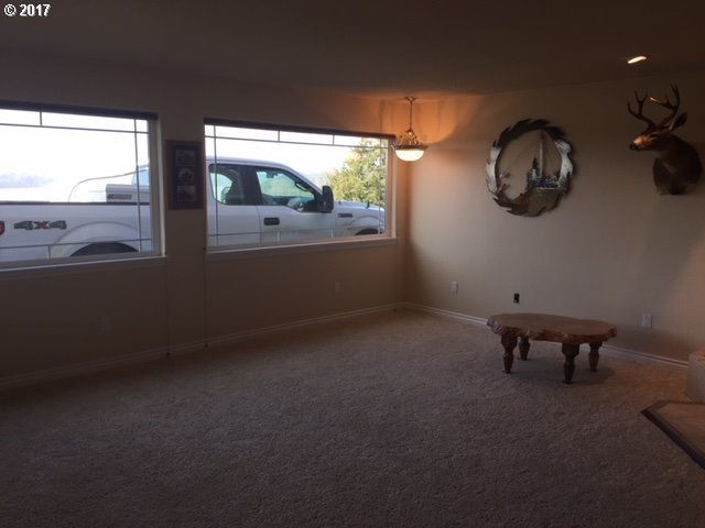 641 Crestview Drive Reedsport, OR 97467 - Photo 20 of 23