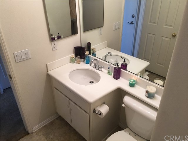 692 Apache Street San Jacinto, CA 92582 - Photo 15 of 36 Downstairs bathroom