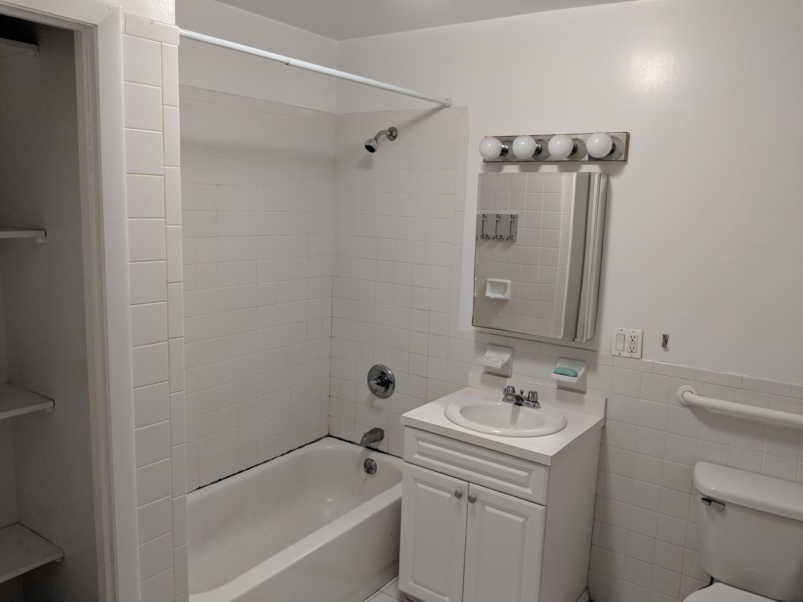 854 8th Avenue, Unit 4B Manhattan, NY 10019 - Photo 4 of 6
