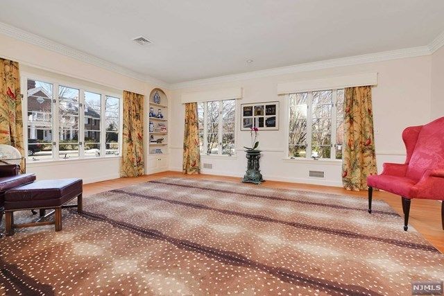 501 Knollwood Road Ridgewood, NJ 07450 - Photo 8 of 23