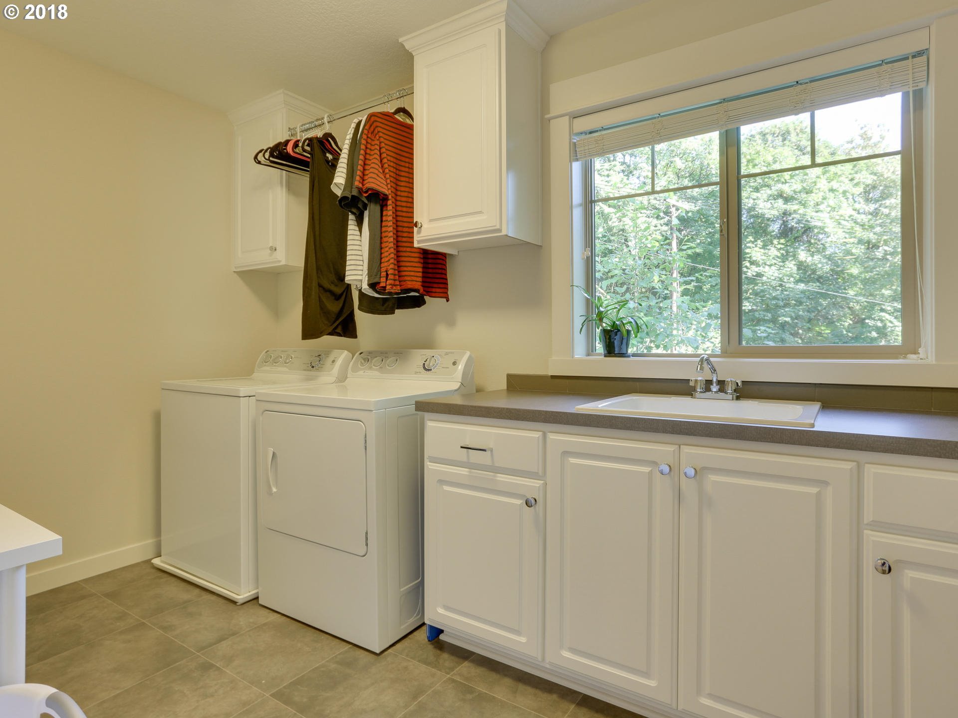 5868 Southwest Ralston Drive Portland, OR 97239 - Photo 27 of 31 Gallery Image 27