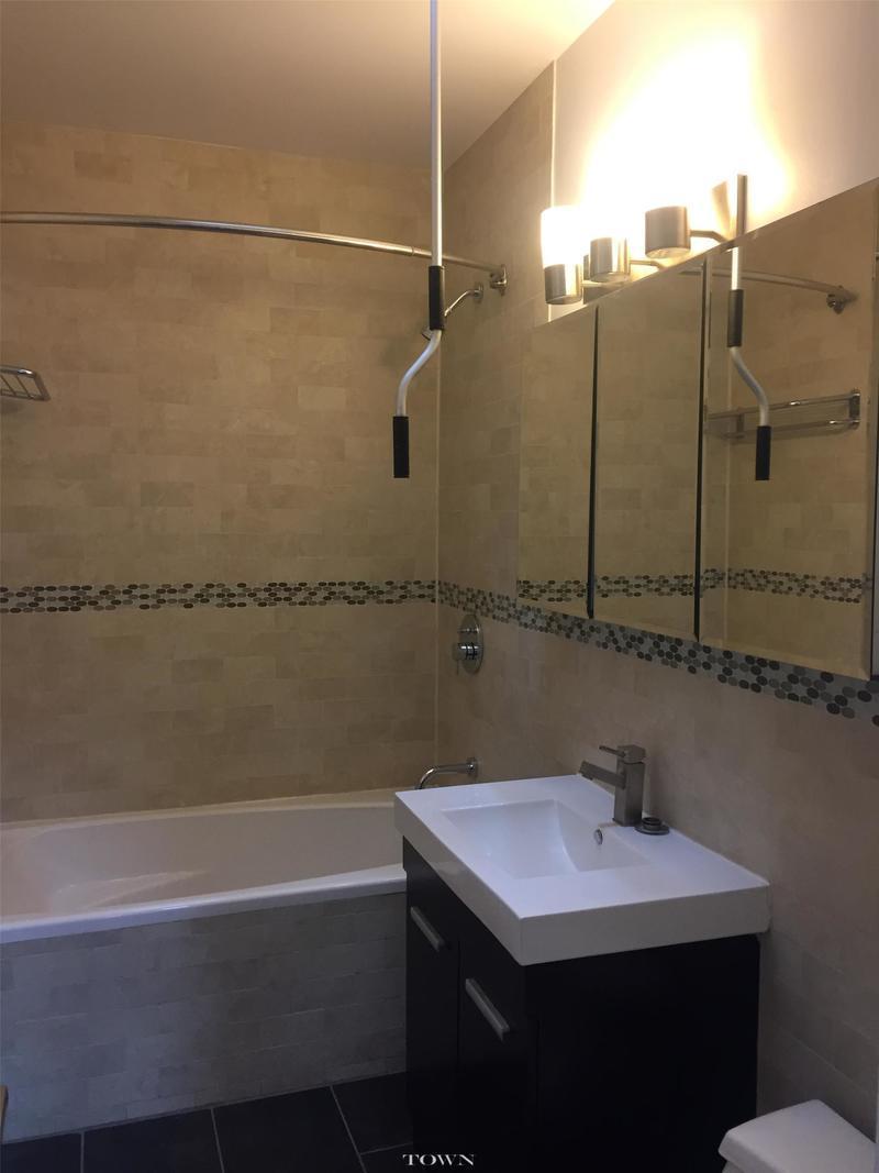 39 A Gramercy Park North, Unit 6D Manhattan, NY 10010 - Photo 8 of 8