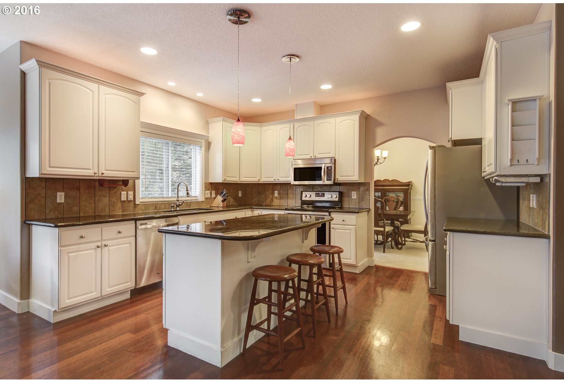 4418 Southwest Pasadena Street Portland, OR 97219 - Photo 1 of 27 Gallery Image 1
