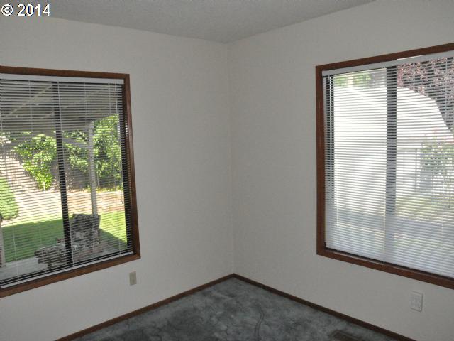 11860 Southwest Walker Road Beaverton, OR 97005 - Photo 14 of 15 Gallery Image 14