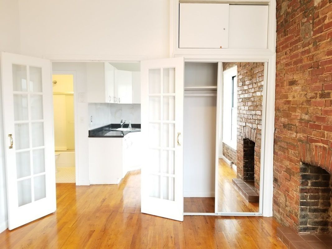 142 North 5th Street, Unit 4R Brooklyn, NY 11211 - Photo 2 of 10