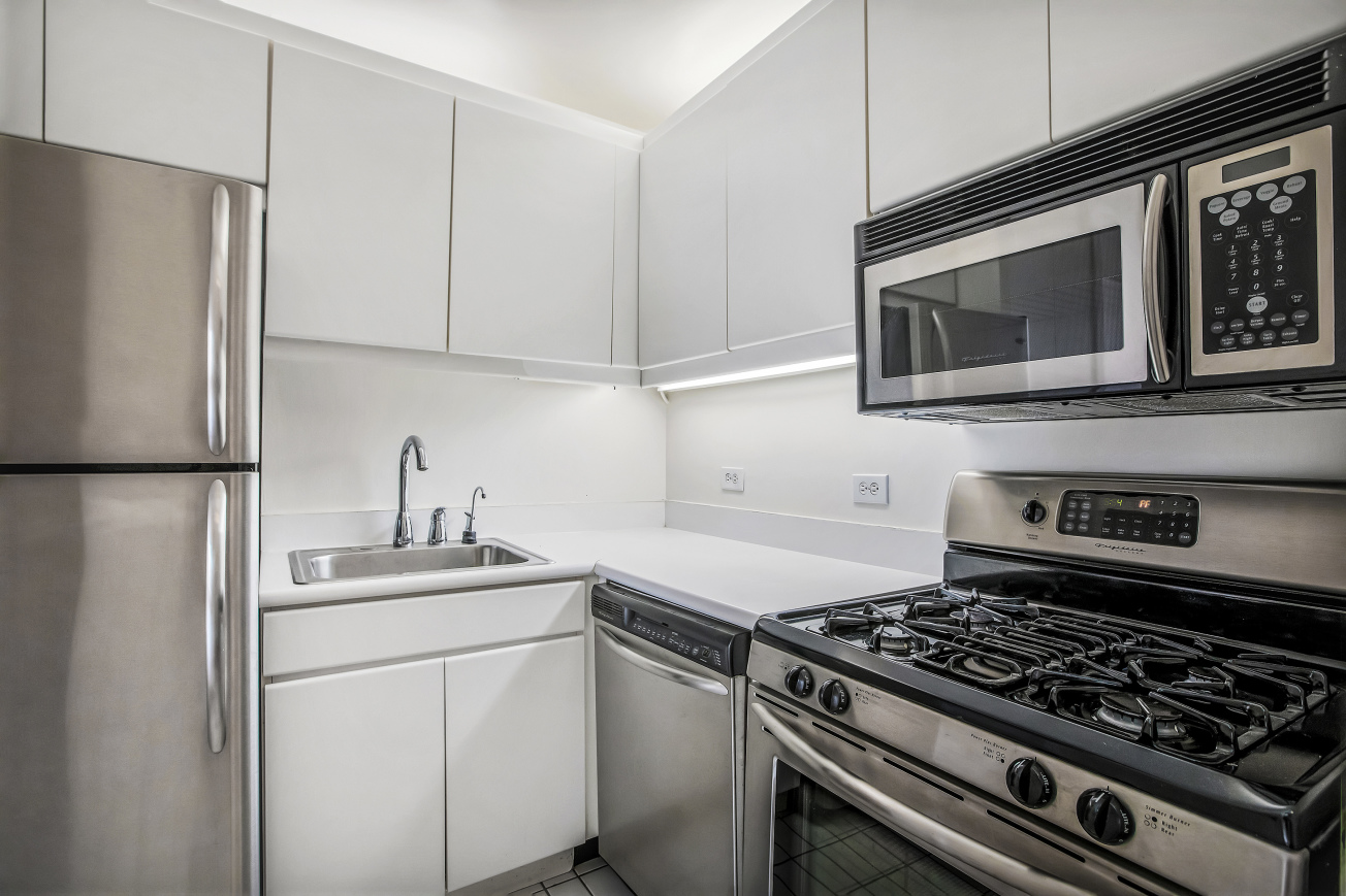 225 West 83rd Street, Unit 9K Manhattan, NY 10024 - Photo 4 of 10