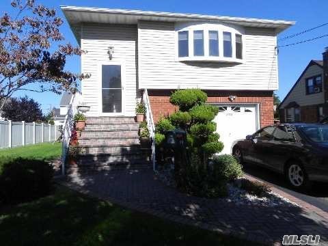 1789 Rutgers Place Merrick, NY 11566 - Photo 1 of 3 Gallery Image 1
