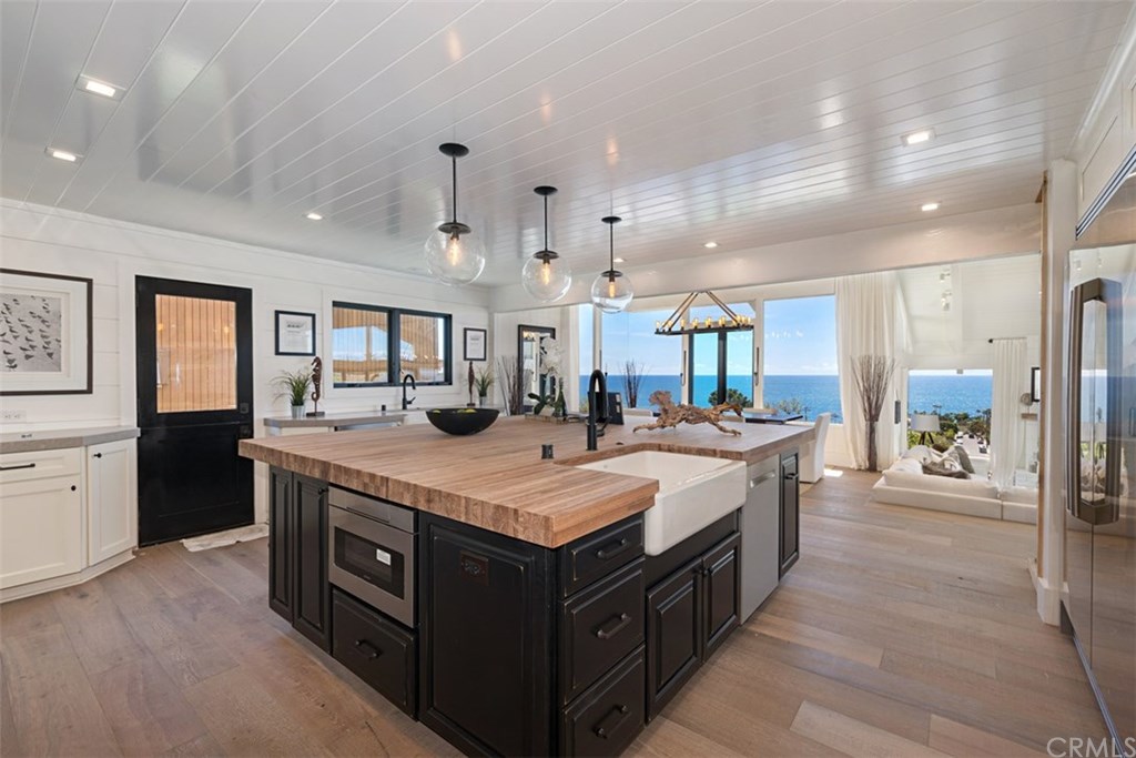 345 Heather Place Laguna Beach, CA 92651 - Photo 9 of 25