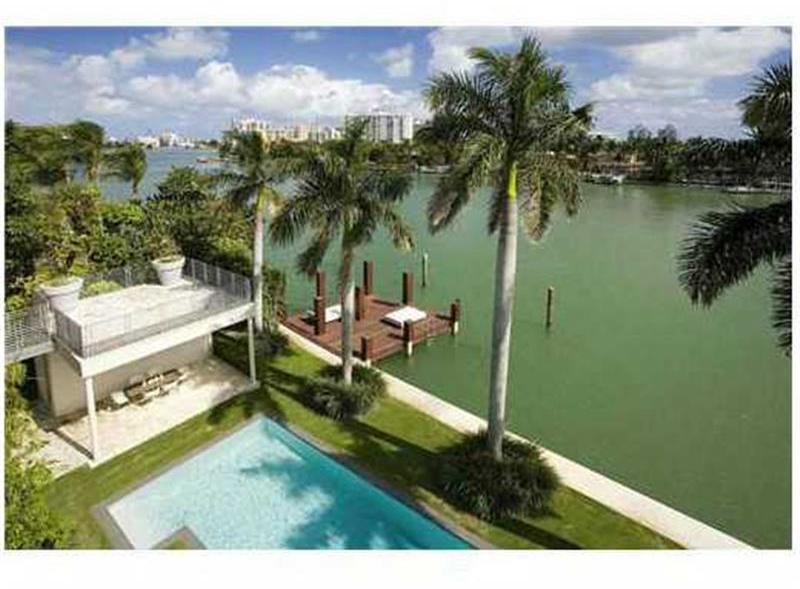 94 Lagorce Circle Miami Beach, FL 33141 - Photo 18 of 28