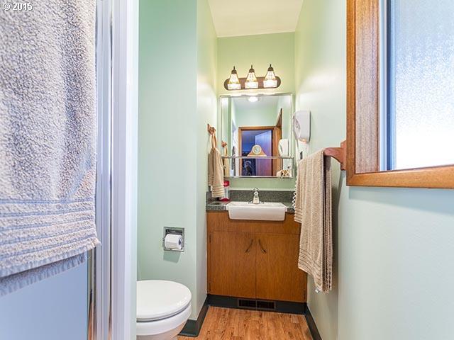6446 Southwest Hamilton Street Portland, OR 97221 - Photo 7 of 16 Gallery Image 7